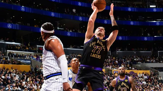 东契奇创历史9场30+全胜纪录 禁赛危机突袭湖人冲