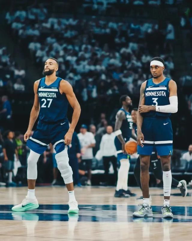 戈贝尔防守隐患成森林狼季后赛最大隐患