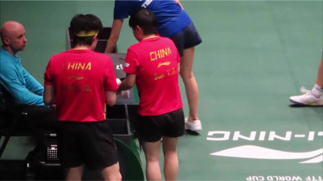 王楚钦澳门世界杯首战横扫约内斯库展现王者风