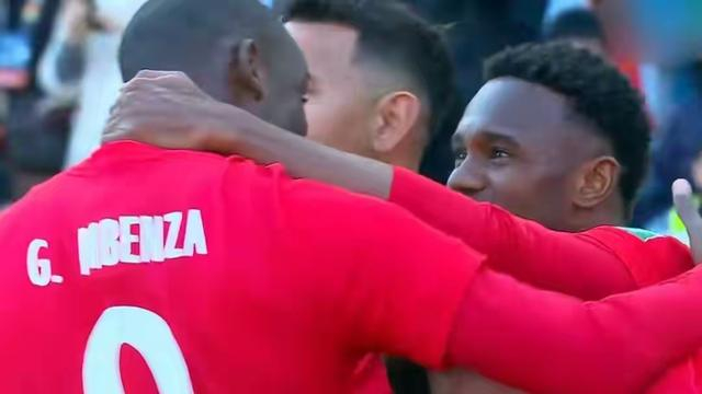 升班马掀翻传统豪门 保级队拼得赛季首胜