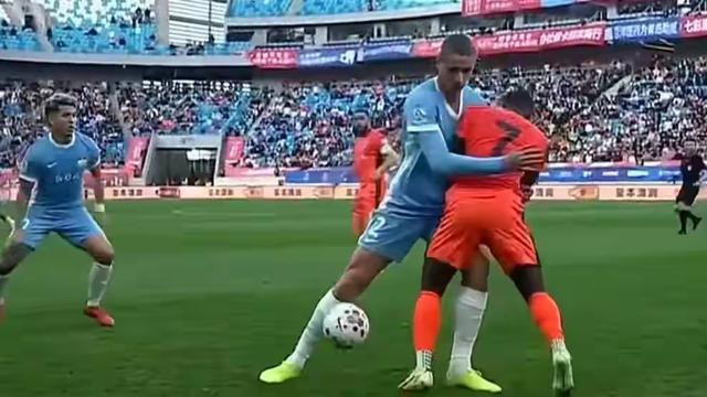 升班马掀翻传统豪门 保级队拼得赛季首胜